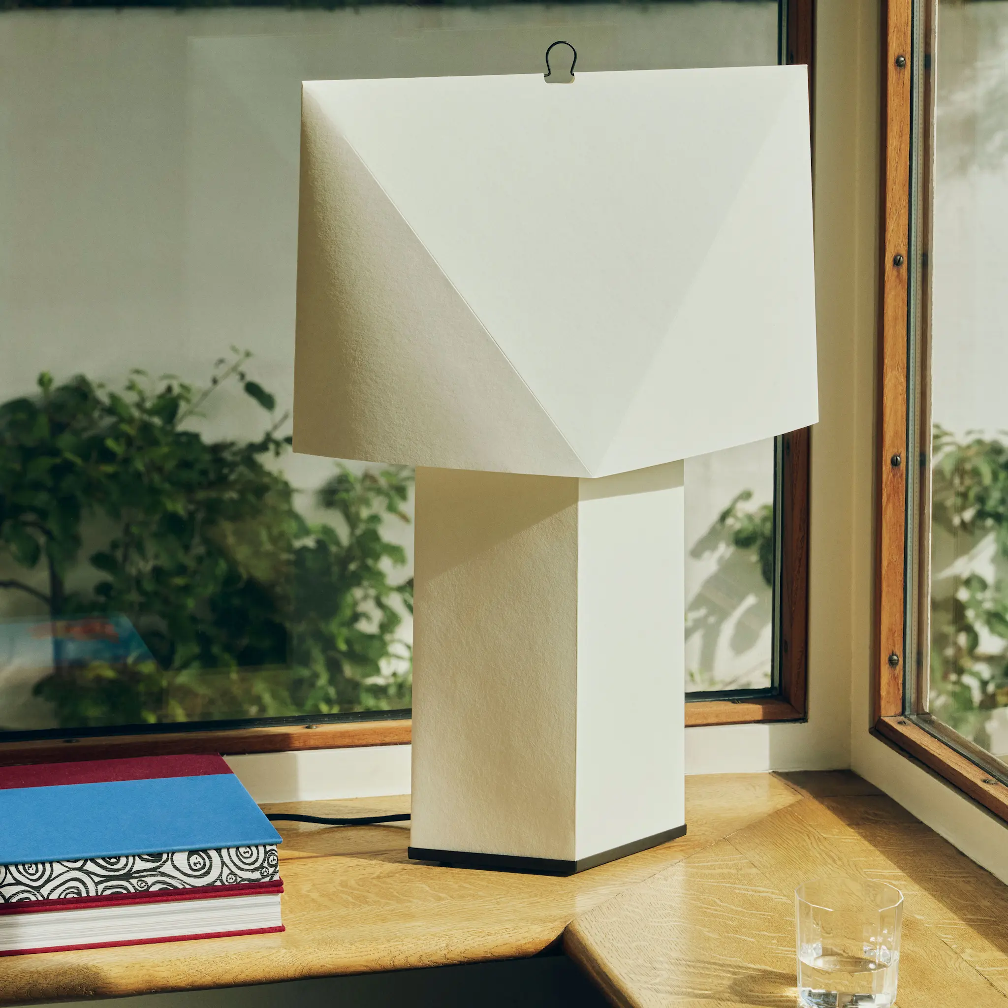 Aplat Table Lamp