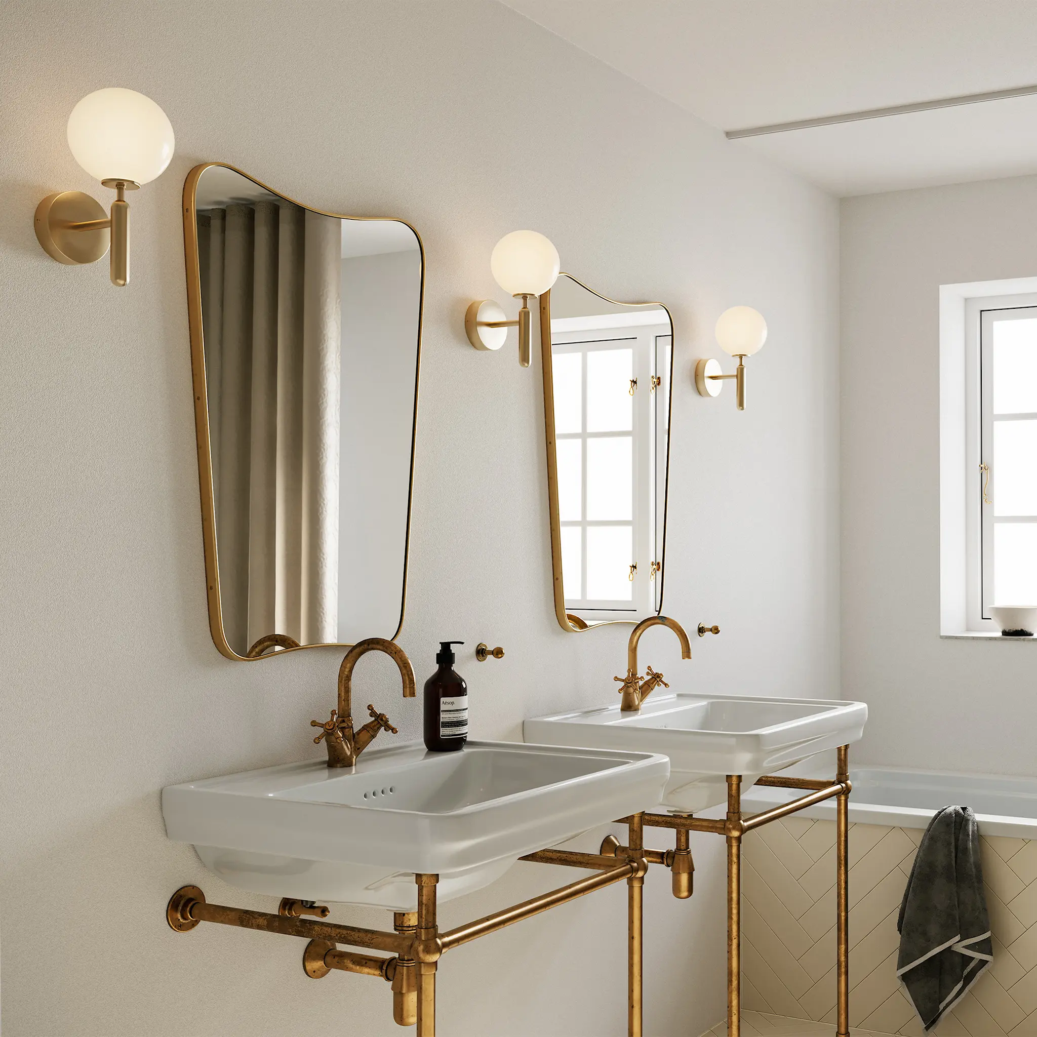 Miira Wall Brass
