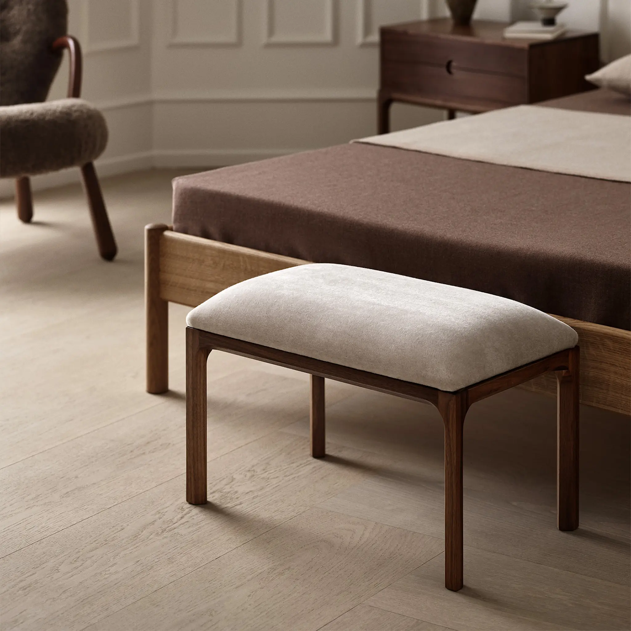 Entre Stool Cognac Walnut