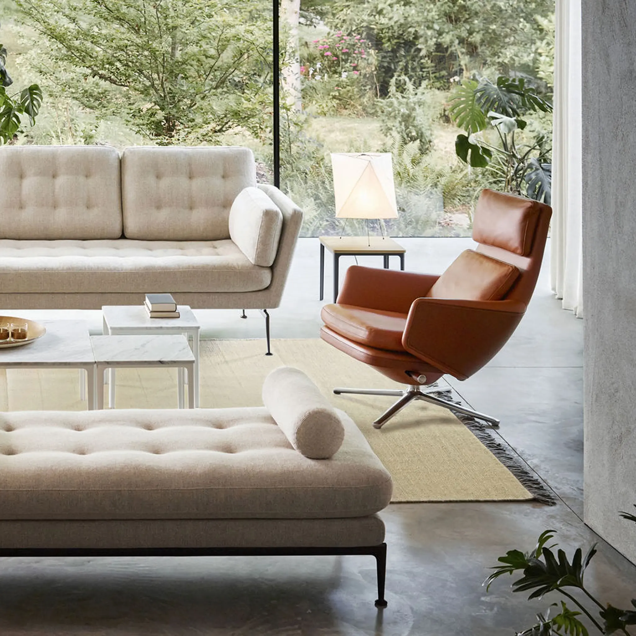 Grand Relax Low, Aluminium Polished Base, Back/Seat Leather Premium Chocolate, Felt Glides For Hard Floor