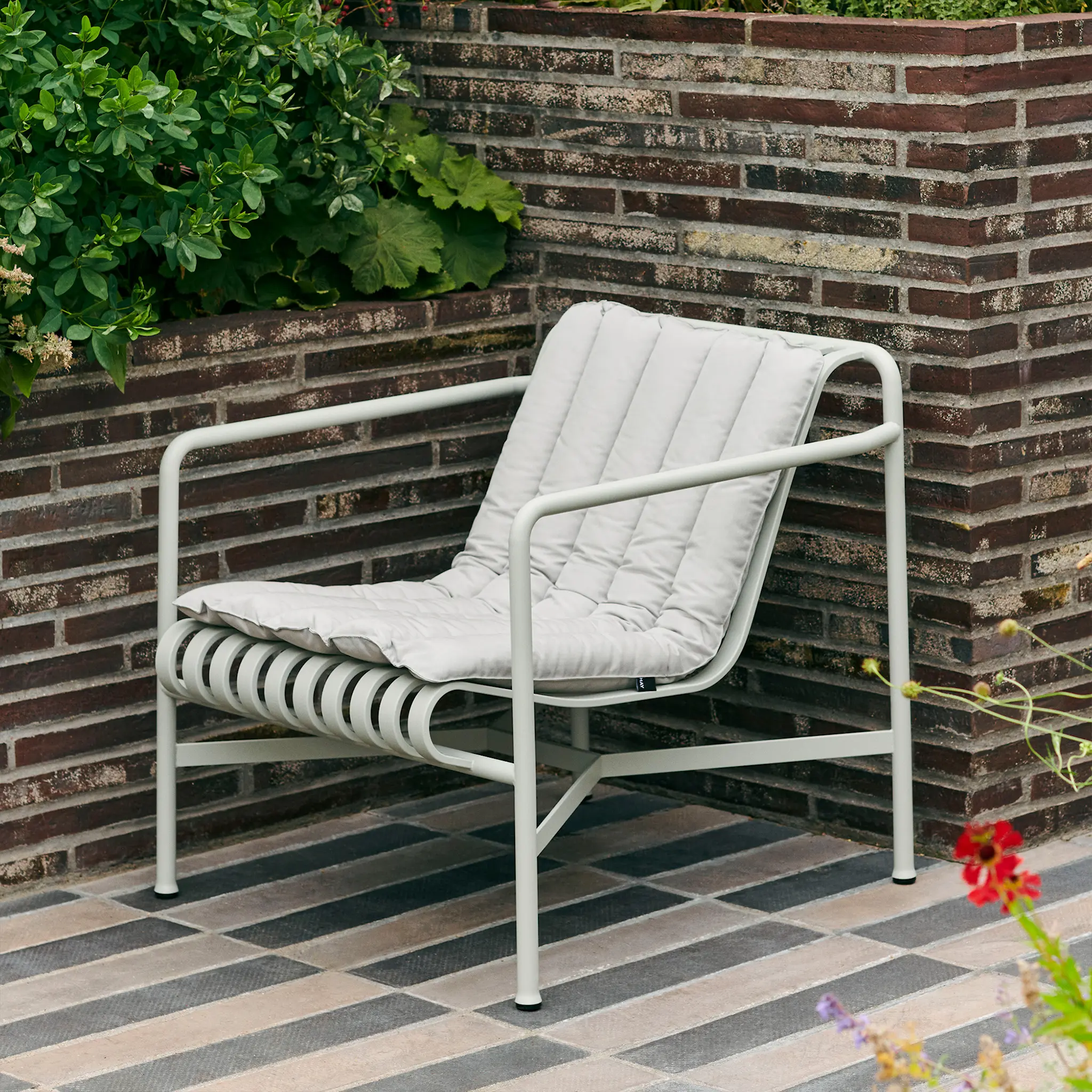 Mjukt quiltad dyna för palissade cord låg loungestol - Olive
