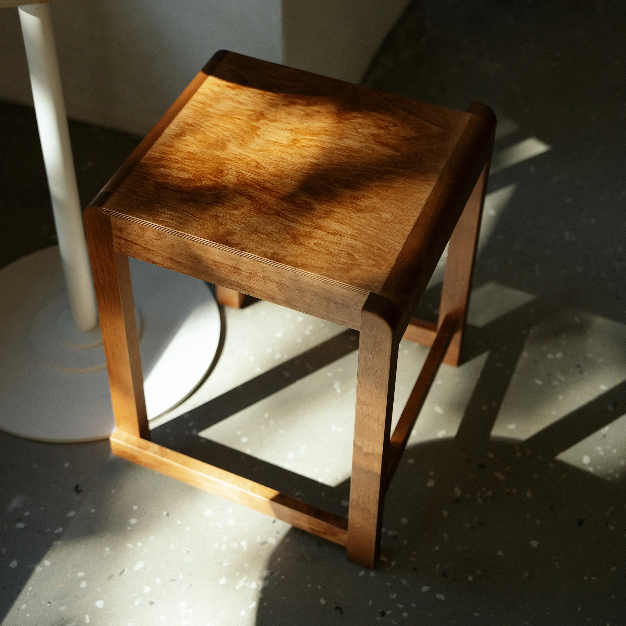 Low Stool 01 sittpall