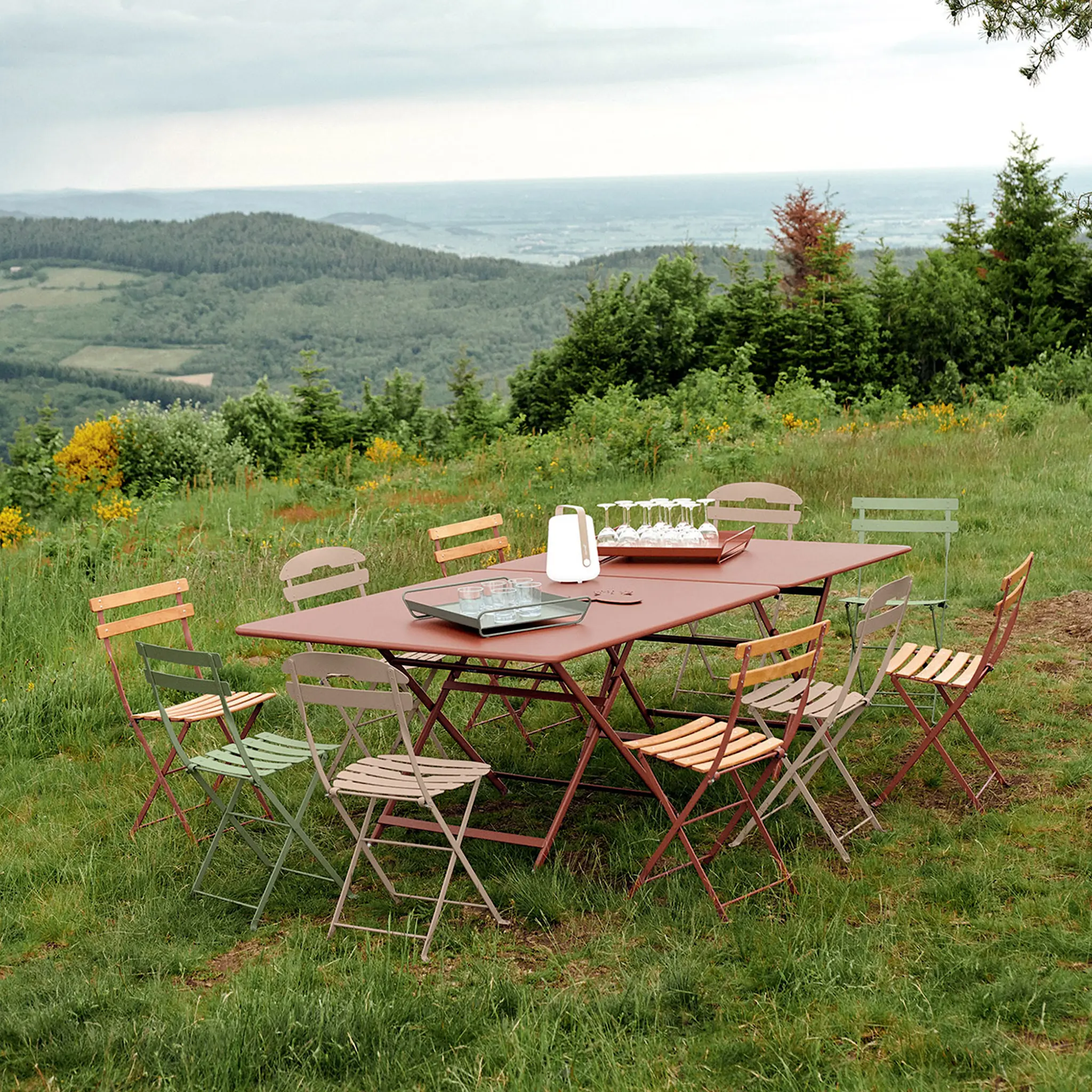 Bistro Matgrupp Bord Ø77 cm & 2 st Natural Chair