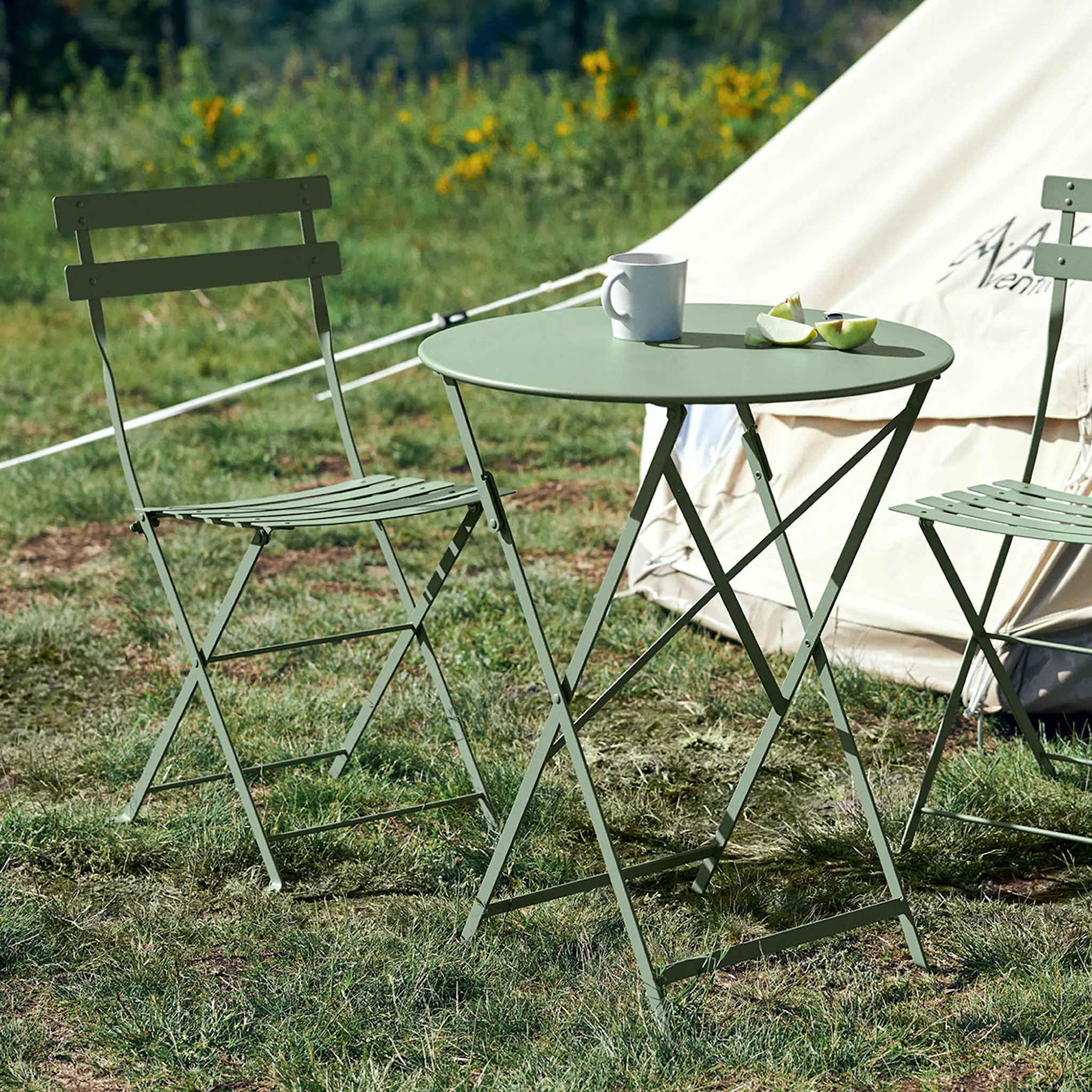 Bistro Matgrupp Bord Ø60 cm & 2 st Natural Chair