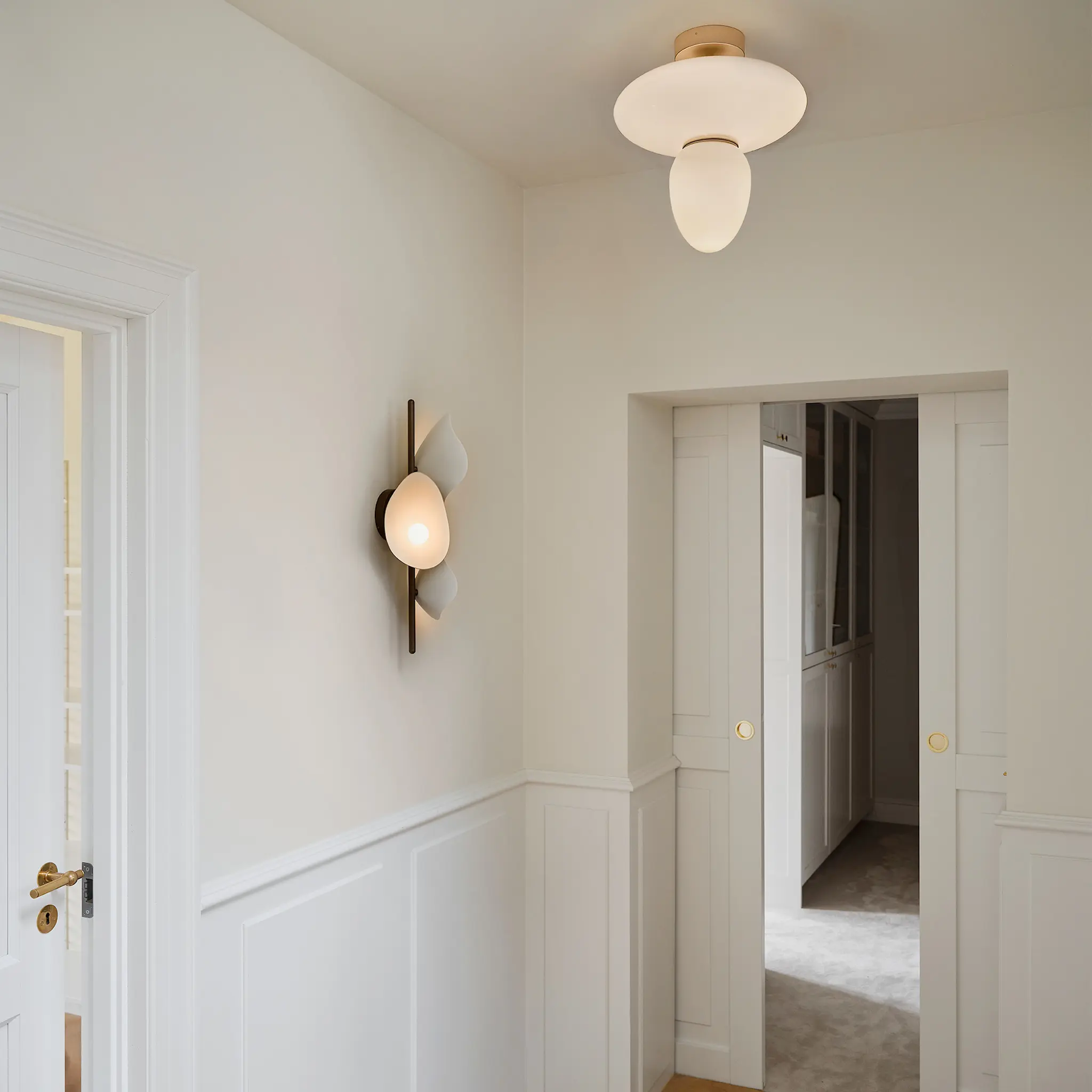 Rizzatto 42 Satin Brass/Opal White
