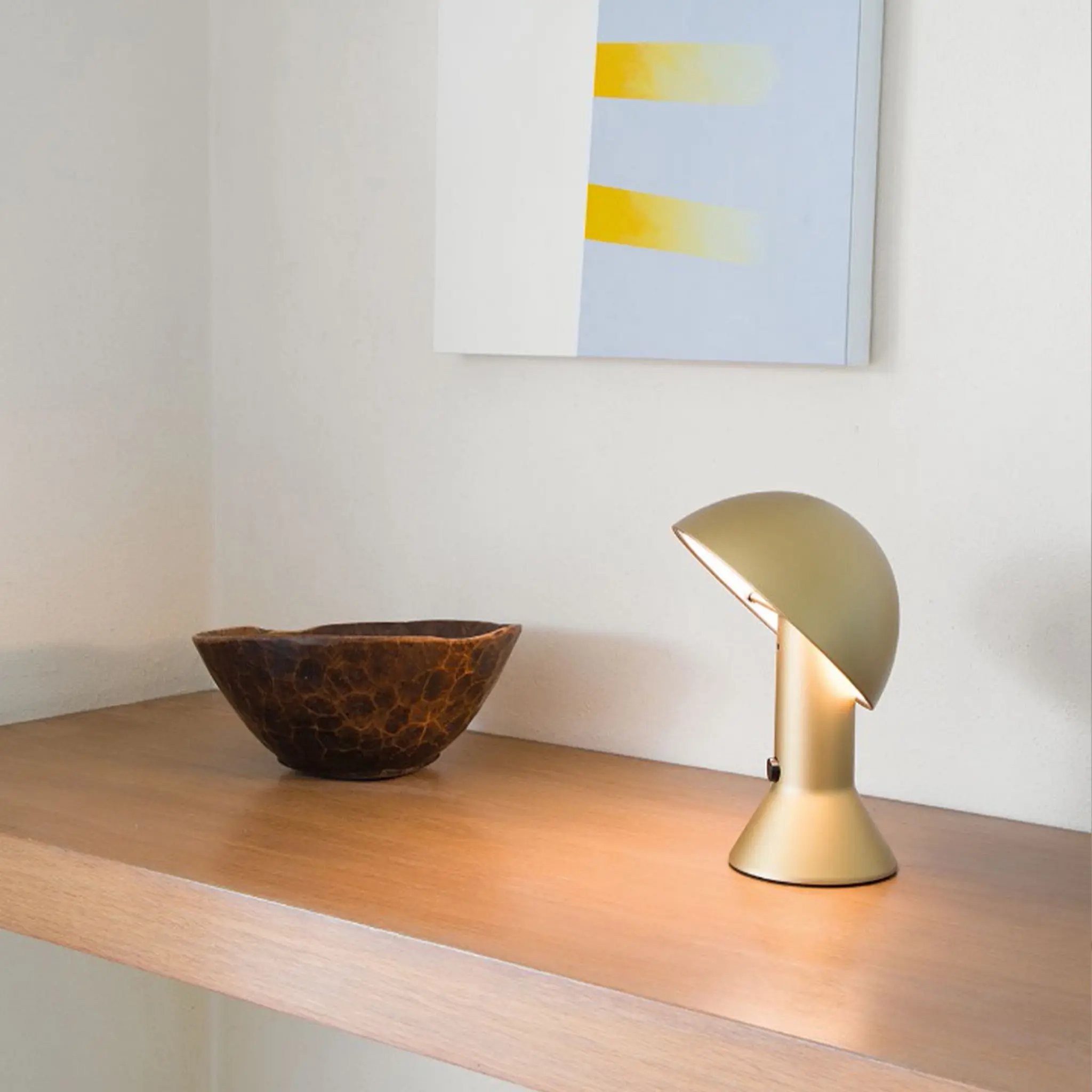 Elmetto 685 bordslampa