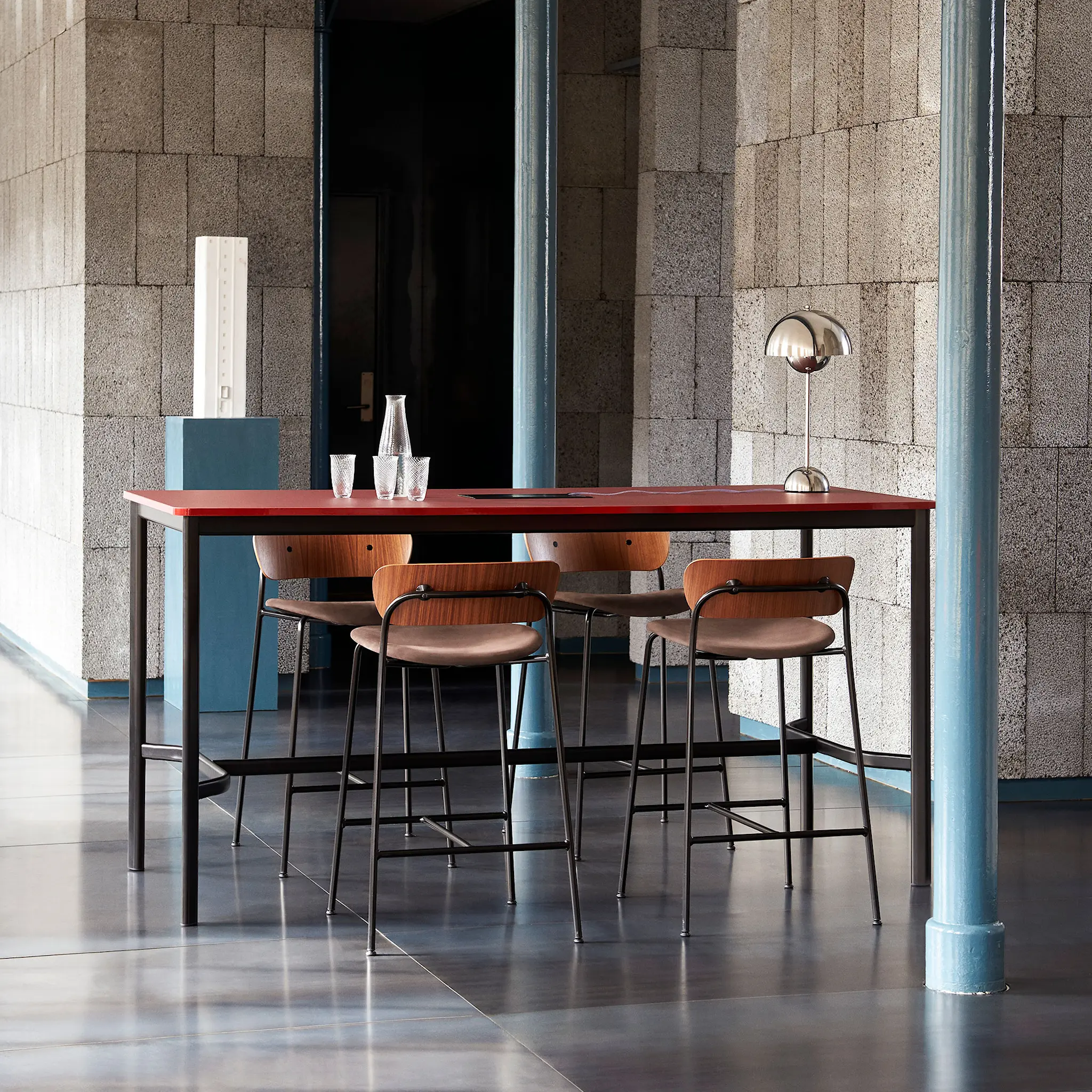 Pavilion AV8 - Lacquered Walnut - Fabric cat.2 - Hallingdal 65 180