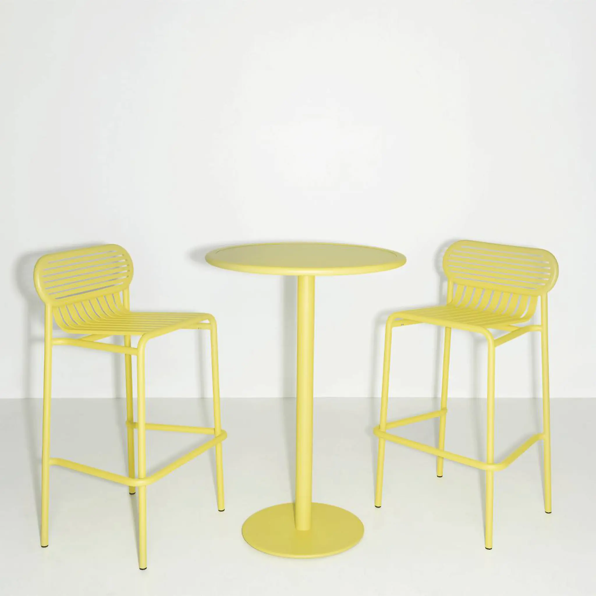 Week-End Round Bistro Table, Glass Green