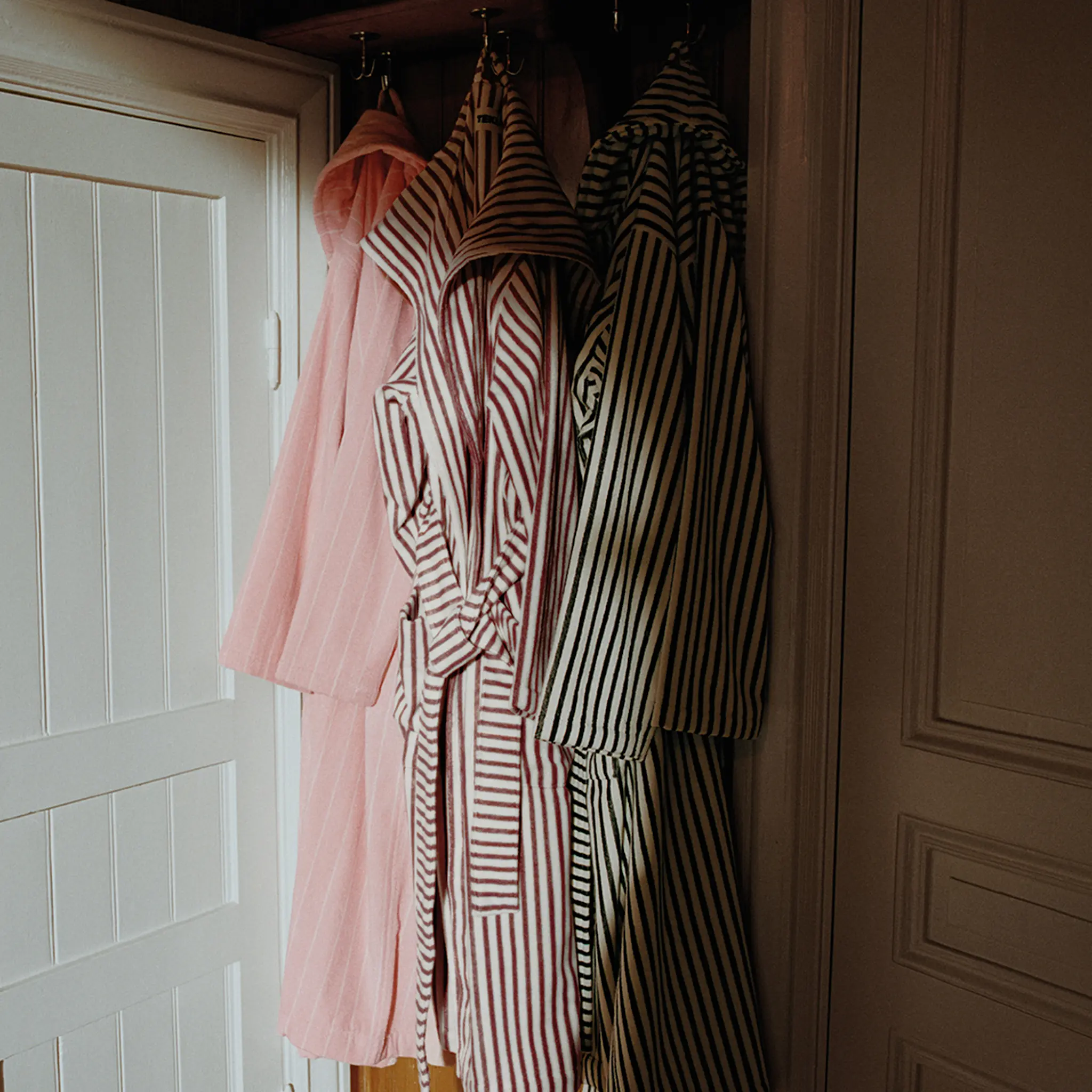 Hooded Ripple Stripes badrock