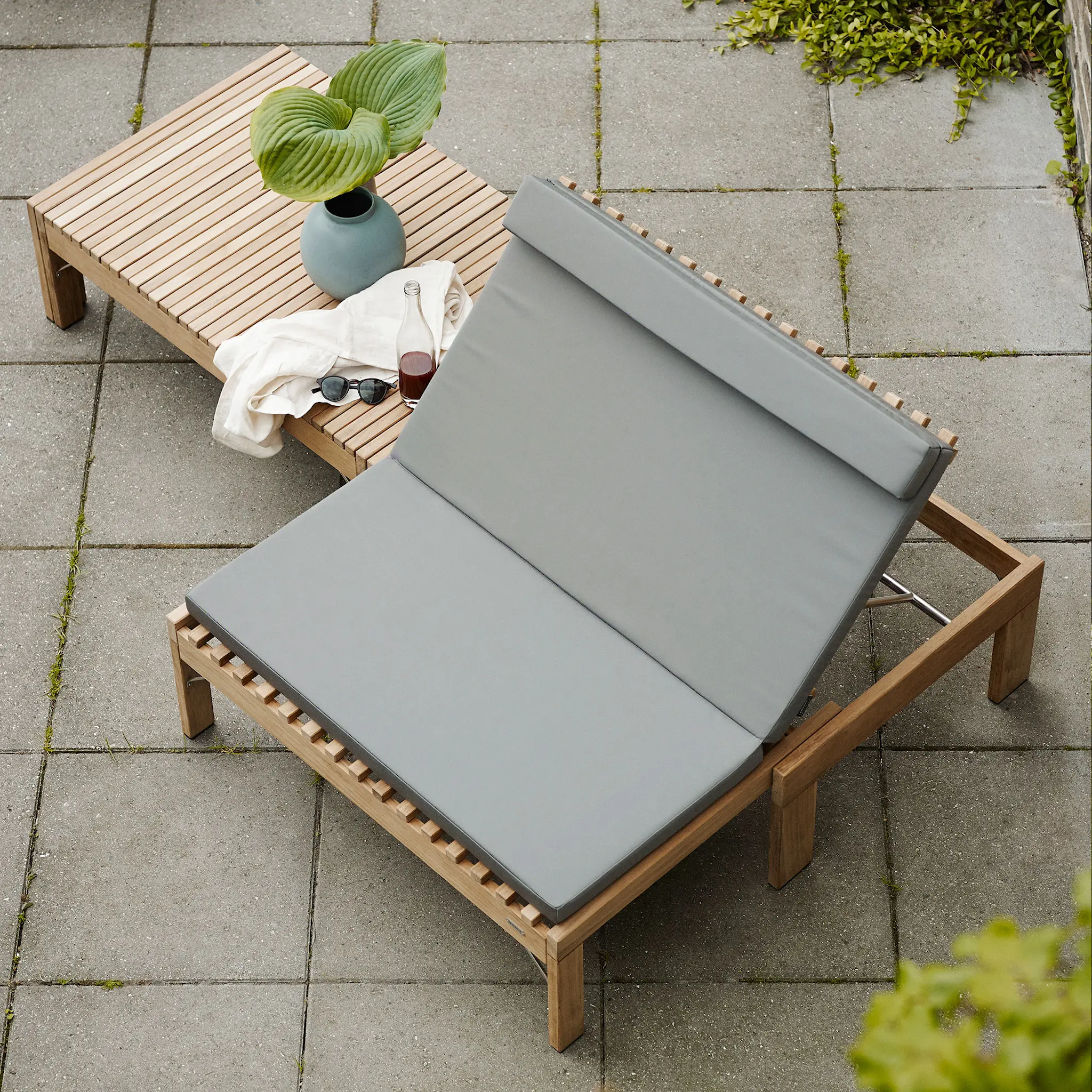 Riviera Lounge Cushion, Quickdry Outdoor Foam, Outdoor Textile / Charcoal