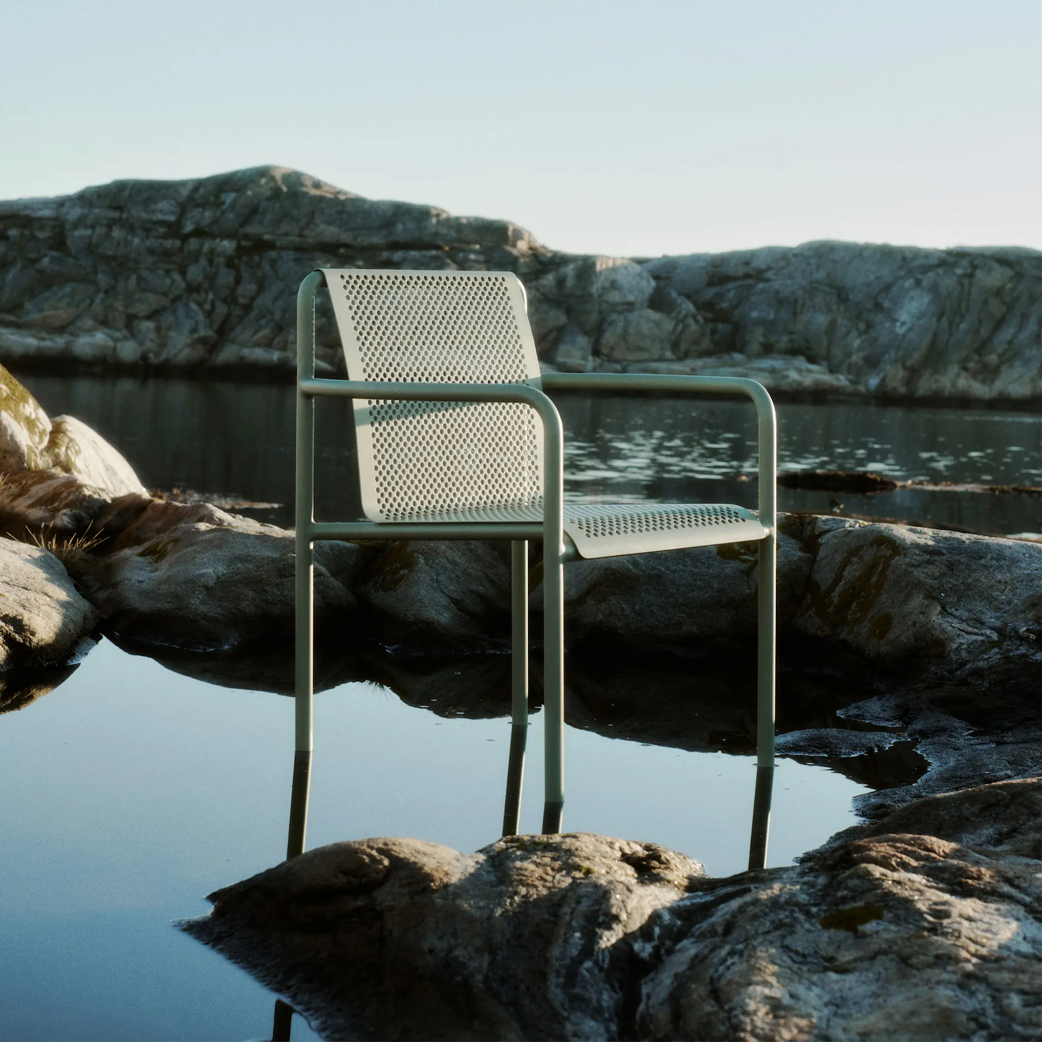Dapple Chair with Arms - Cashmere