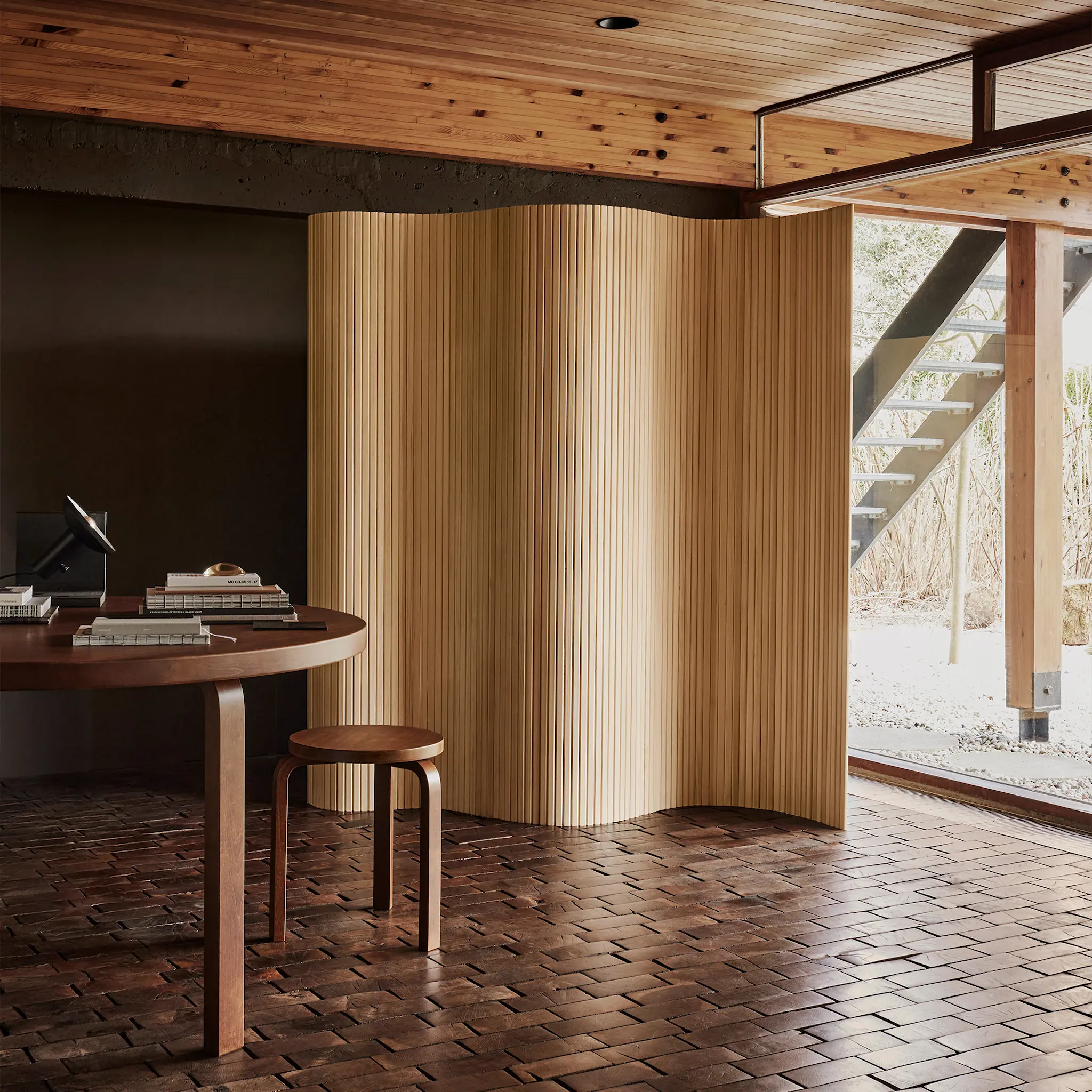 Screen 100A, Solid Pine, Lacquer Finish, 180 x 200 cm