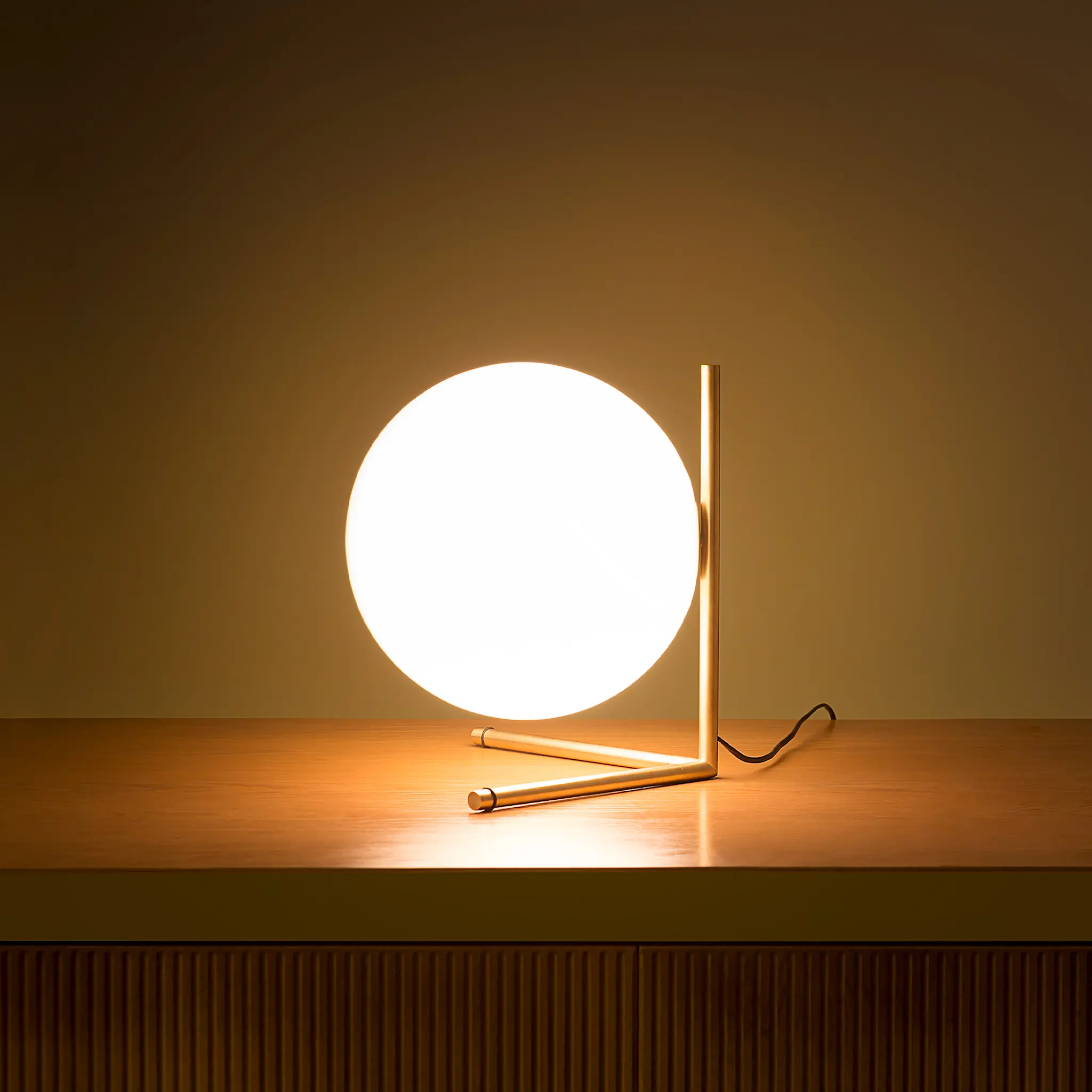 IC T3 bordslampa 24K gold