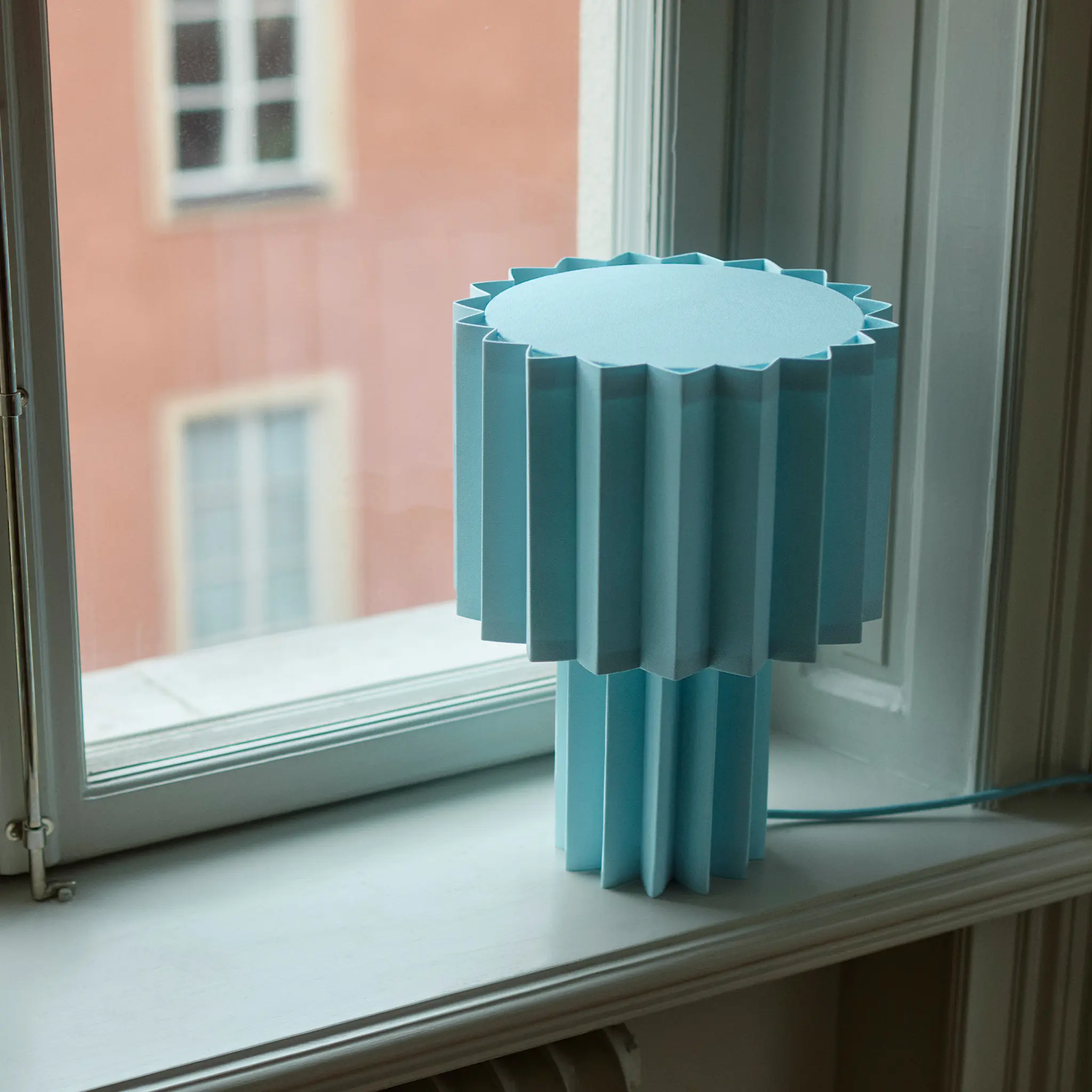 Plissé bordslampa