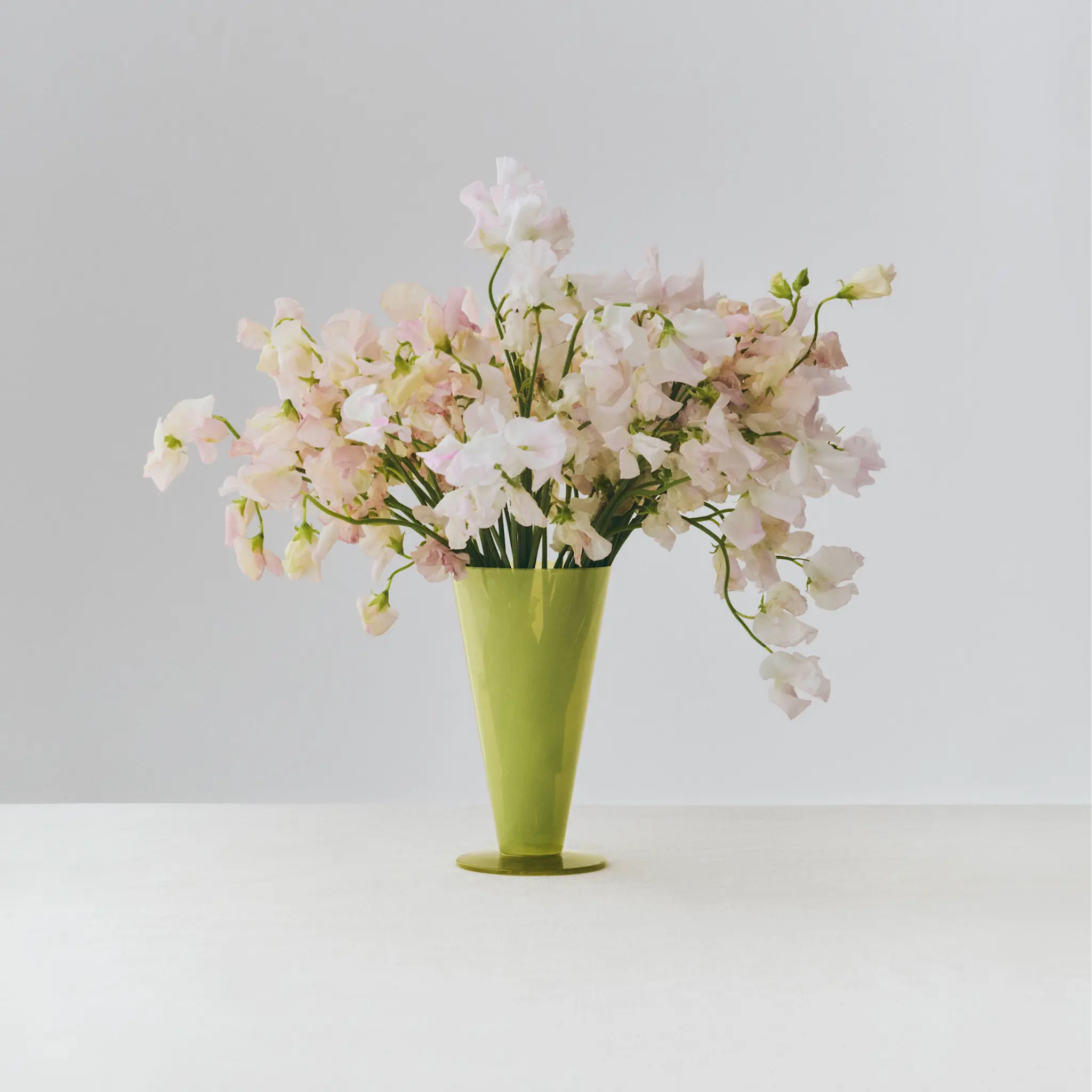 Conical Vase Small Light green / dark lime