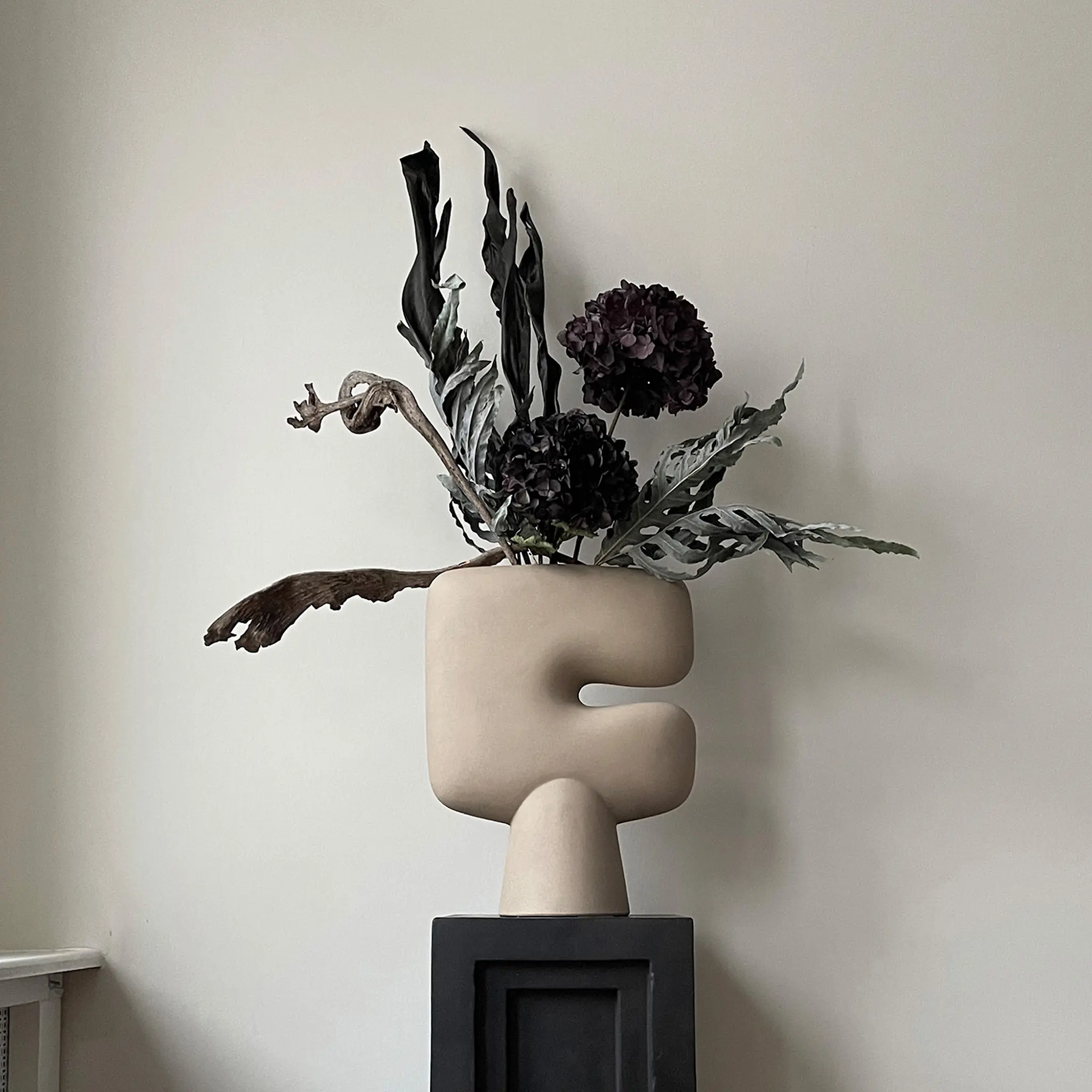 Tribal Vase Big Bone White