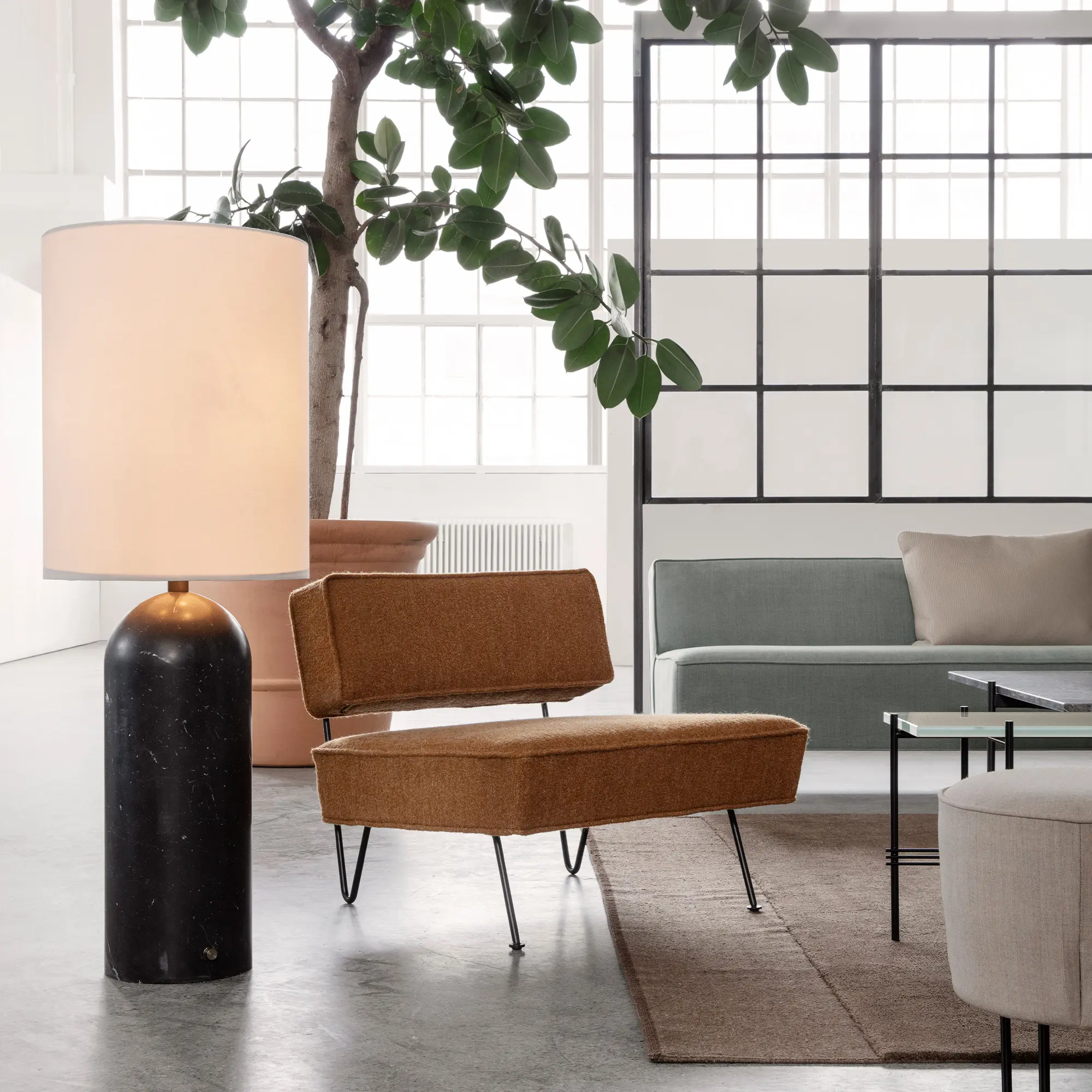 10421690__P_image_c94980fc-3943-41ac-b54e-1cebb615f9e7