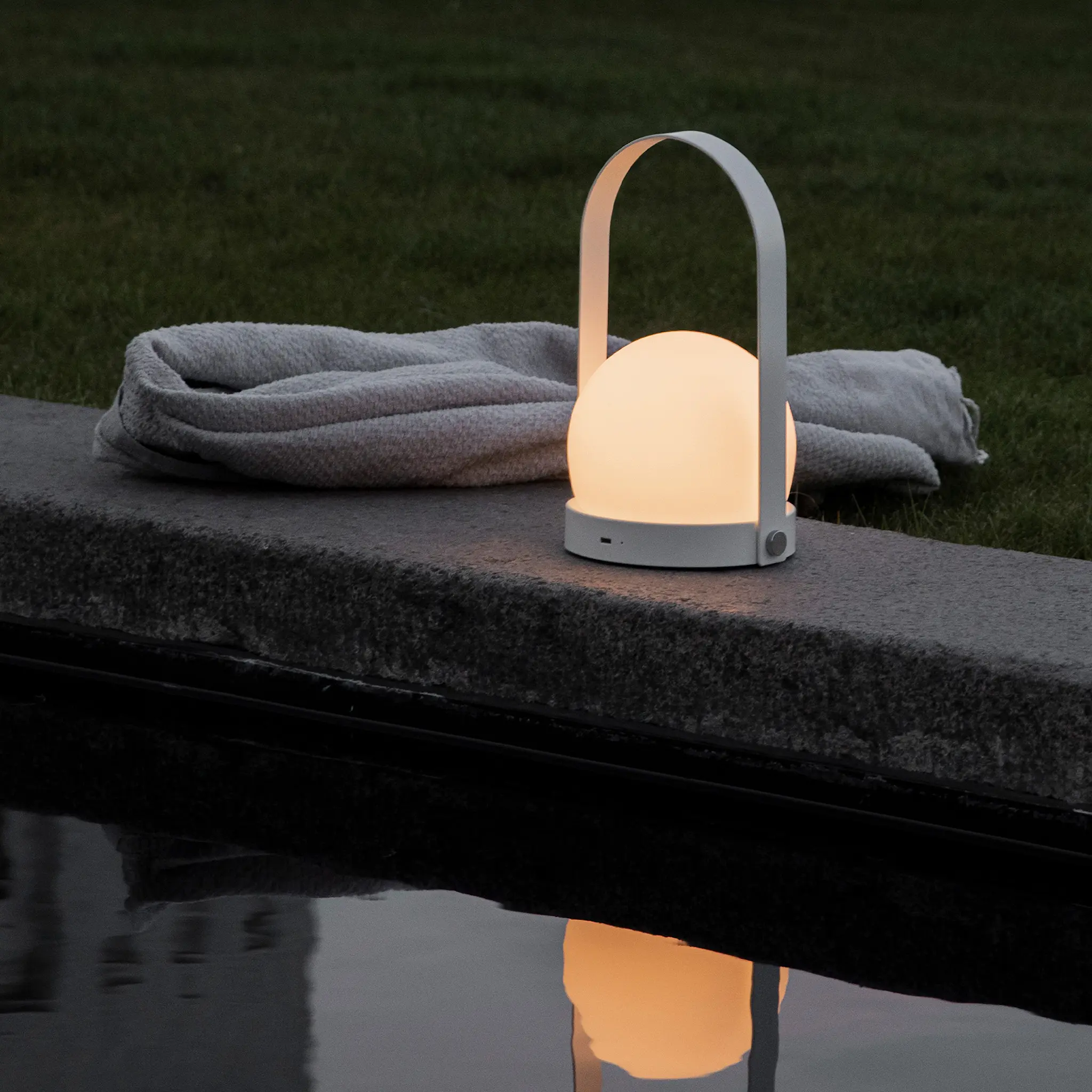Carrie portabel utomhuslampa